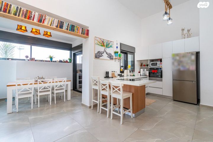 דירת גן, אור ים, אור עקיבא