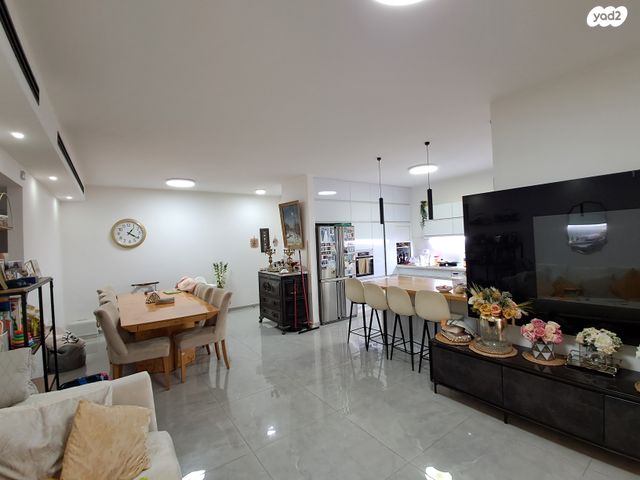 דירה, הרב אבא אבוחצירה, שדרות בפארק, שדרות