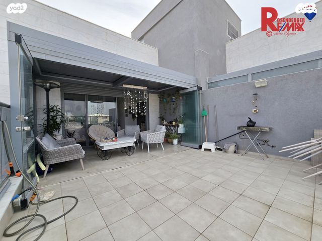 גג/ פנטהאוז, יוסף ברץ 19, חולון