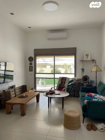 דו משפחתי, שיכון רמז, פרדס חנה כרכור