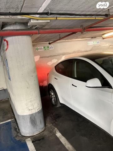 מודעת רכב טסלה מודל Y