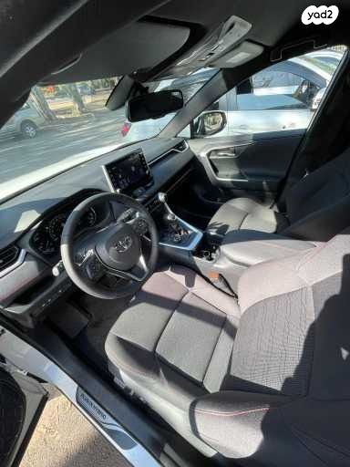 טויוטה RAV4