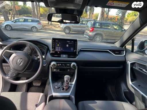 טויוטה RAV4