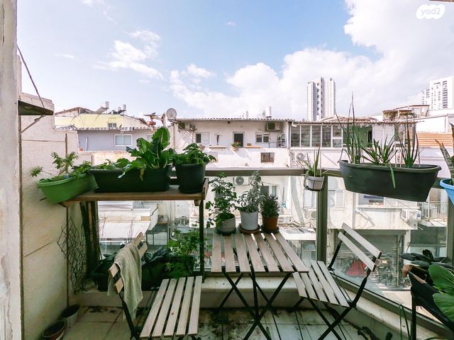 כפר גלעדי 43