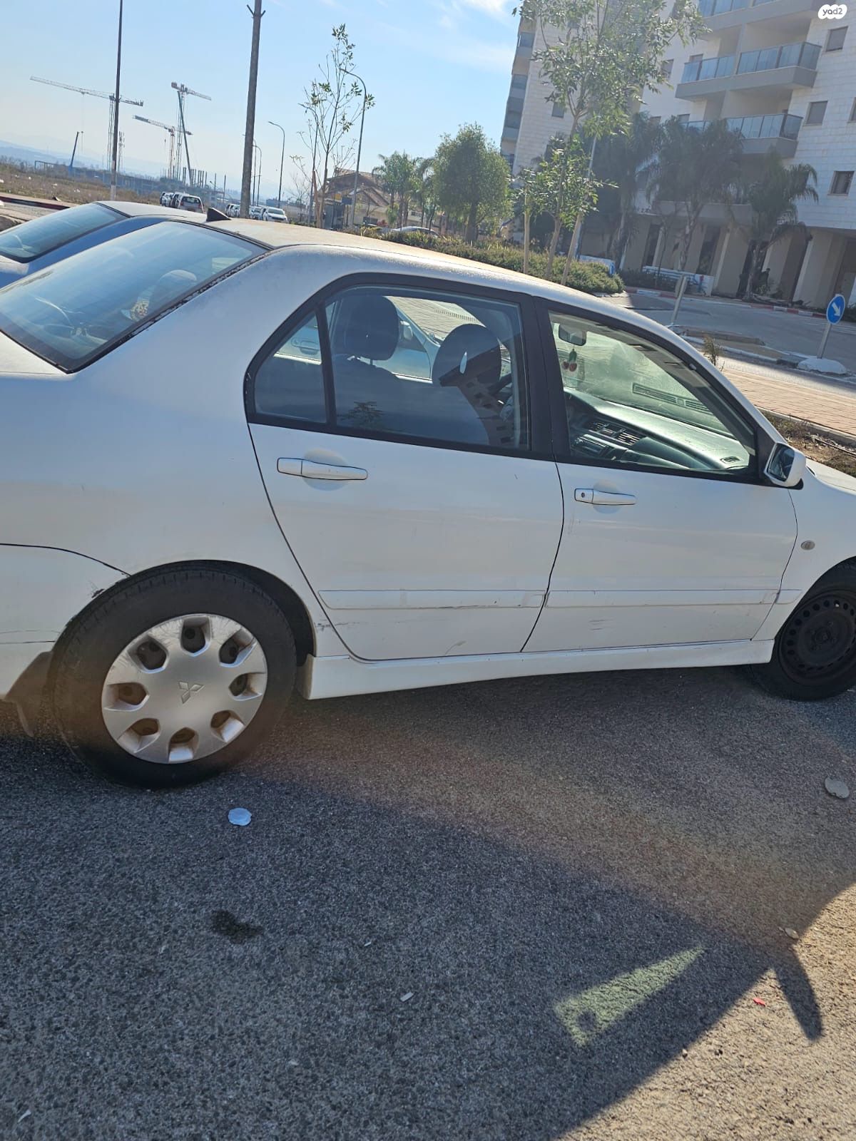 מודעת רכב מיצובישי לנסר