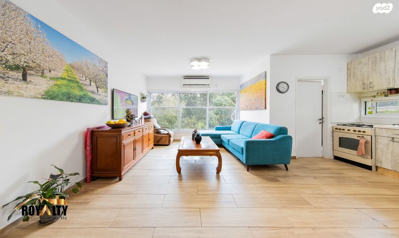 דירה, ה' באייר, נווה אפק, ראש העין