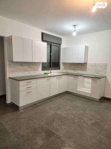 דירה, יונתן 12, נווה שמיר רמת בית שמש ה-1, בית שמש