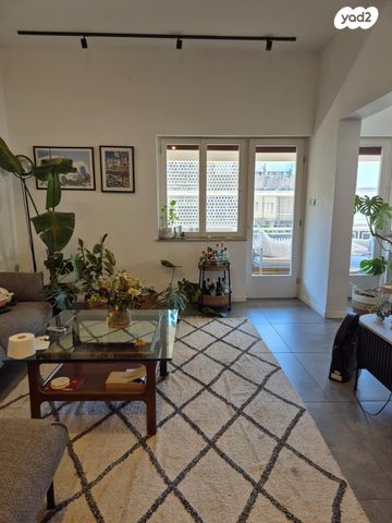 אסתר המלכה 13