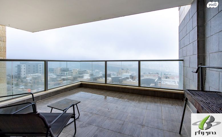 דירה, צור הדסה