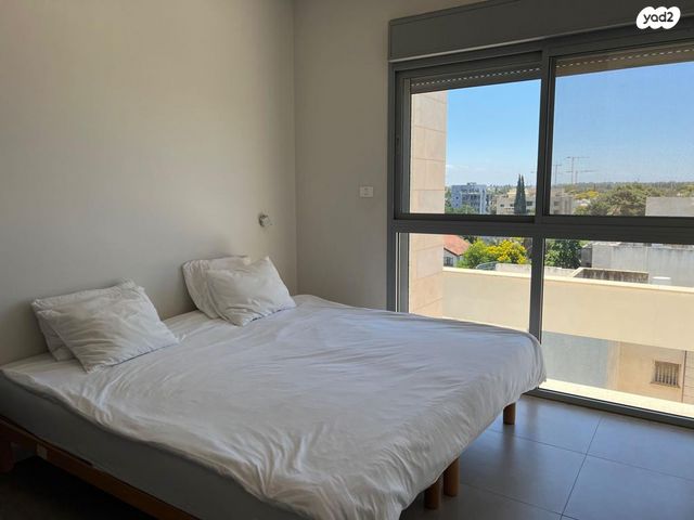 דירה, רעננה