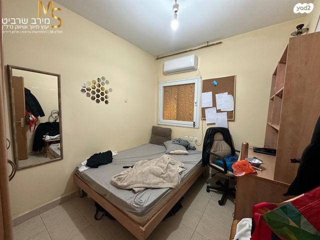 גג/ פנטהאוז, התיכון, בן דור, נשר