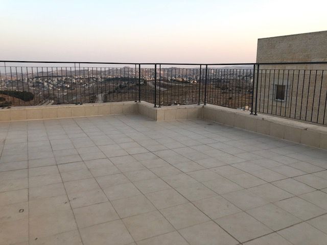 גג/ פנטהאוז, שמעון בן חמו, חומת שמואל, הר חומה, ירושלים