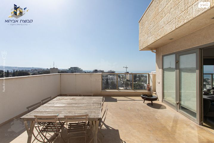 גג/ פנטהאוז, חיפה