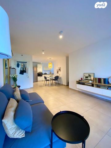 דירה, רעננה