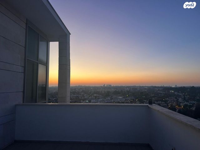 גג/ פנטהאוז, הוד השרון