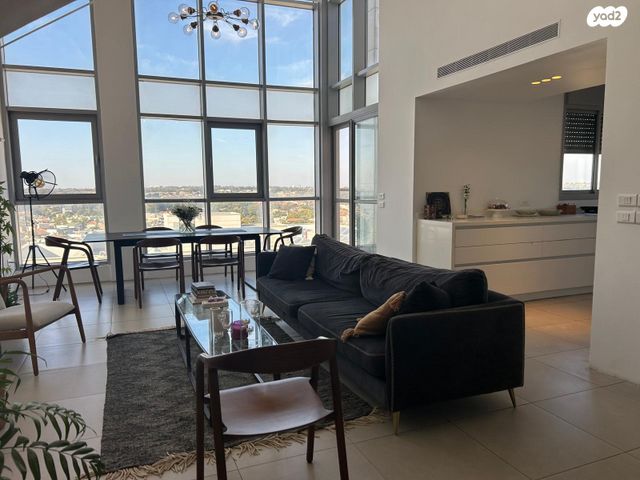 גג/ פנטהאוז, הוד השרון