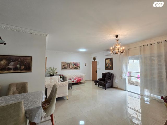 דירה, הרב יצחק נסים, חומת שמואל, הר חומה, ירושלים