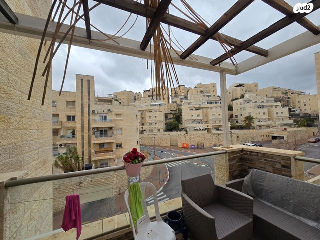 דירה, הרב יצחק נסים, חומת שמואל, הר חומה, ירושלים