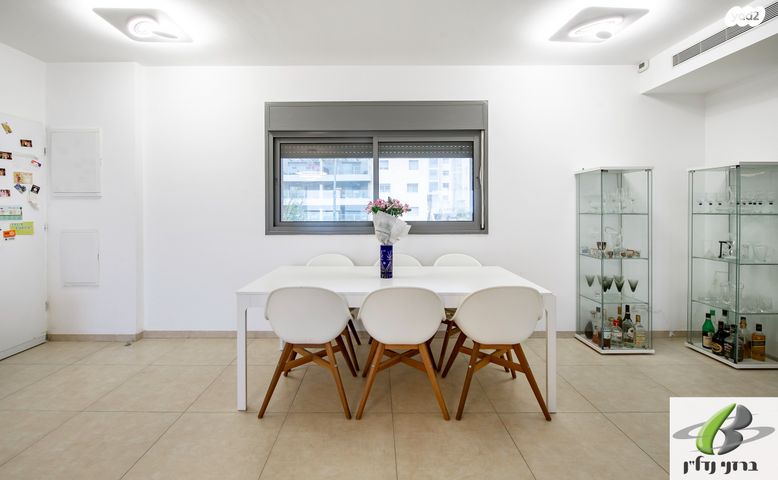 דירה, צור הדסה