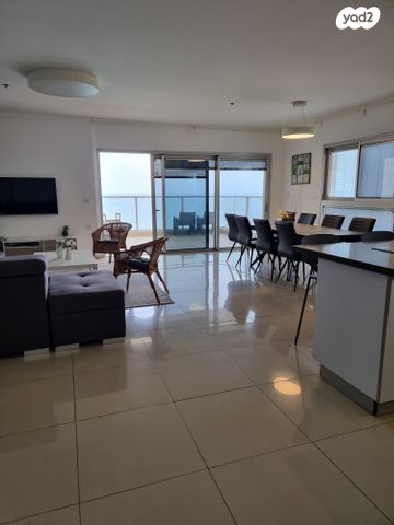 דירה, שדרות ניצה 20, צפון מערב מרכז העיר, נתניה