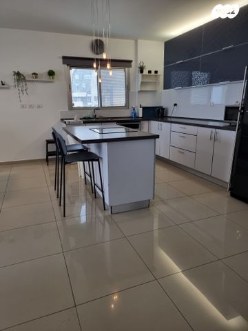 דירה, שדרות ניצה 20, צפון מערב מרכז העיר, נתניה