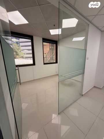 משרדים, דרך מנחם בגין, רמת גן