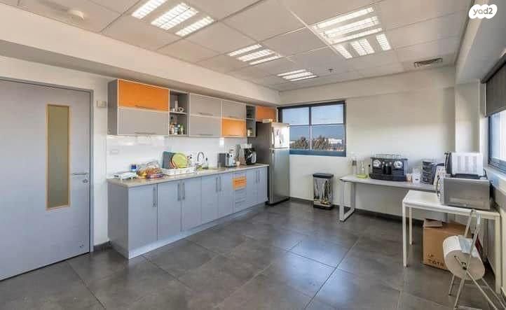 משרדים, פארן, יבנה