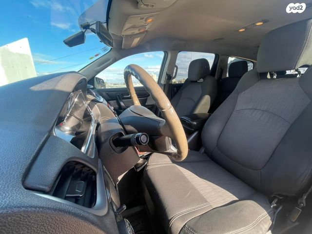 שברולט טראוורס