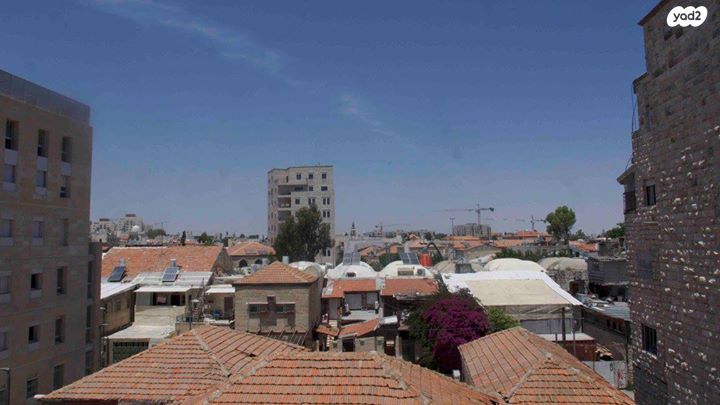 בית יעקב 10