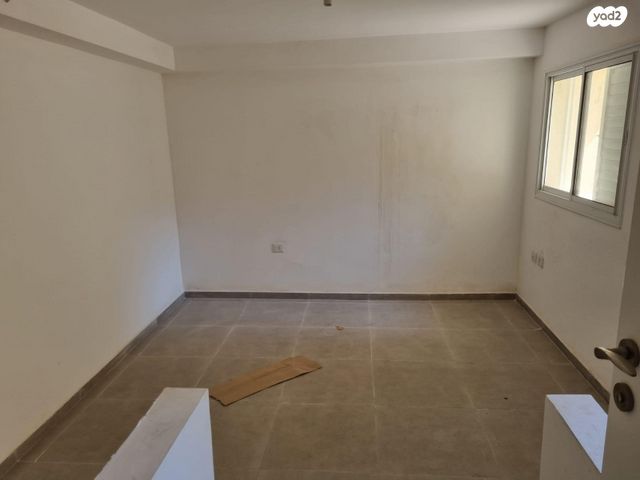 דירת גן, קרן היסוד 43, רובע ד', אשדוד