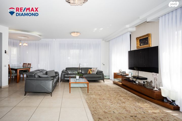 הרצליה הצעירה