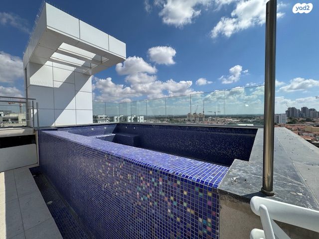 דירה, שדרות מנחם בגין, גבעת אולגה, חדרה