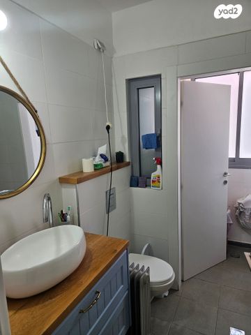 דירת גן, כלי שיר, נווה מנחם, קרני שומרון