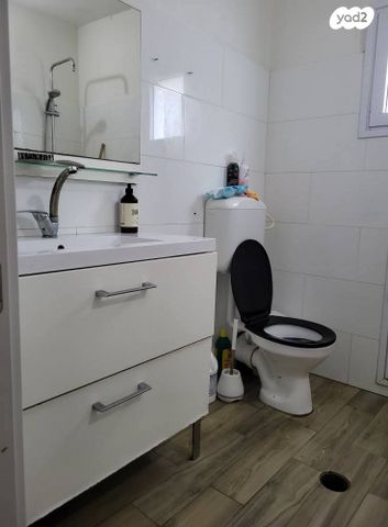 דירה, יהוד מונוסון