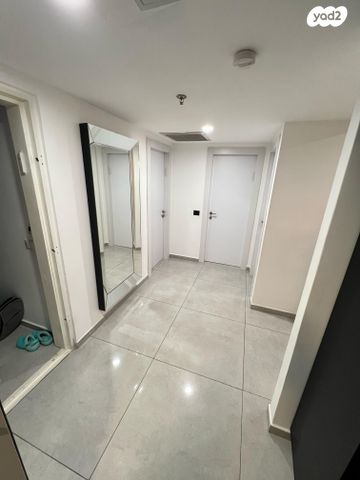 דירה, קדושי קהיר, בת ים