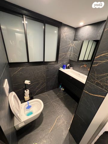 דירה, קדושי קהיר, בת ים