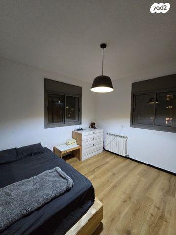 דירה, גרשון אבנר, ארמון הנציב, תלפיות מזרח, ירושלים