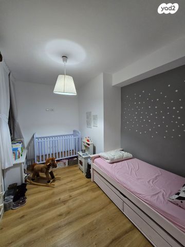 דירה, גרשון אבנר, ארמון הנציב, תלפיות מזרח, ירושלים