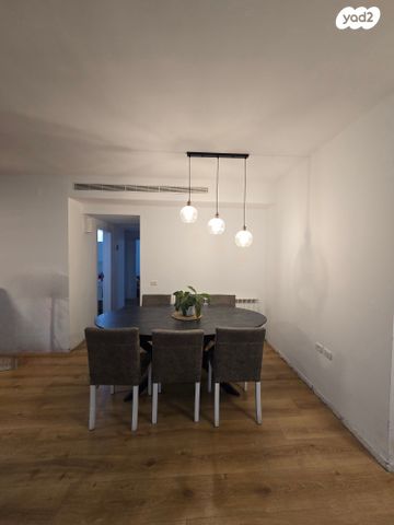 דירה, גרשון אבנר, ארמון הנציב, תלפיות מזרח, ירושלים