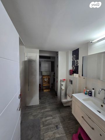 דירה, גרשון אבנר, ארמון הנציב, תלפיות מזרח, ירושלים