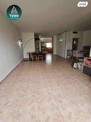 דירה, שפינוזה, שיכון אשר, רעננה