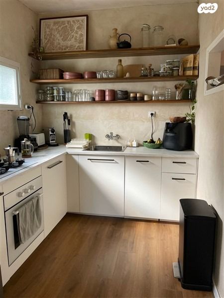 משק עזר, אודים