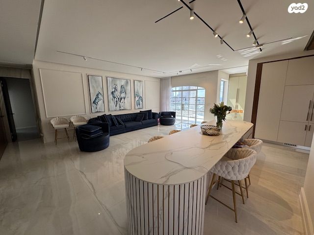 דירה, שדרות מנחם בגין, גבעת אולגה, חדרה