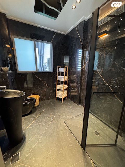 דירה, שדרות מנחם בגין, גבעת אולגה, חדרה