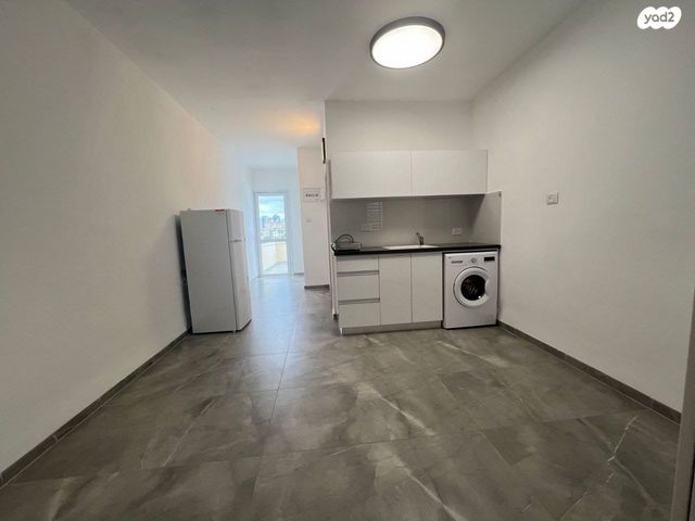 טרומפלדור 16