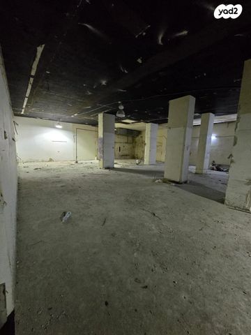 מחסנים, ביאליק 83, תל בנימין, רמת גן