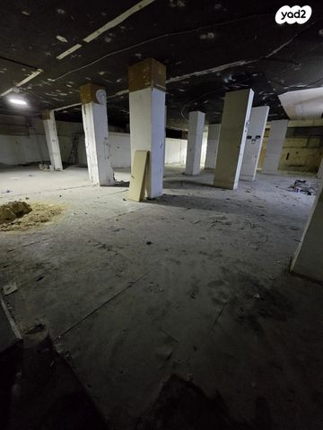 מחסנים, ביאליק 83, תל בנימין, רמת גן