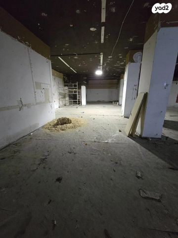 מחסנים, ביאליק 83, תל בנימין, רמת גן