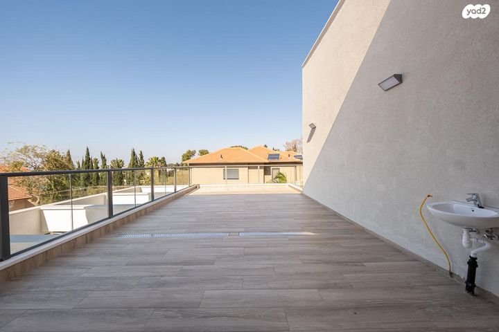 גג/ פנטהאוז, הכובשים 97, מושבה מרכז, זכרון יעקב