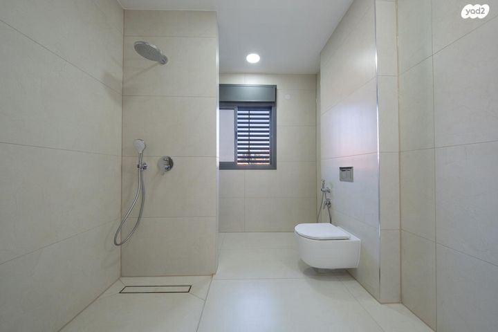 גג/ פנטהאוז, הכובשים 97, מושבה מרכז, זכרון יעקב